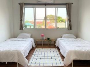 Ladybugg twin bed @Sirimangkalajarn soi 13/Nimman Vacation rental in Chiang Mai