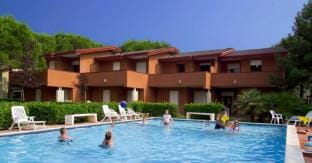 Relaxing holiday apartment with AC and outdoor pool Apartment in Bibione