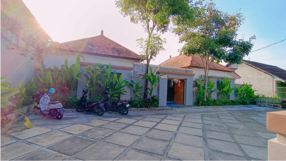 Deva Guest House Kerobokan Hotel in North Kuta