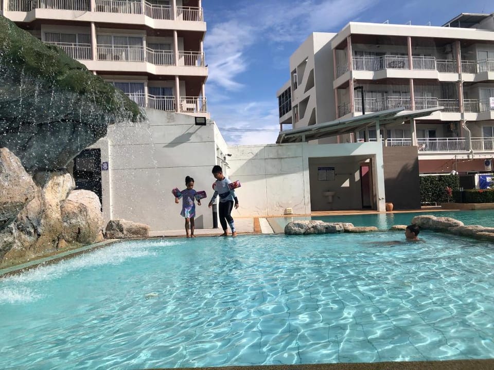 BEACH APARTMENT Apartment in Chon Buri Changwat