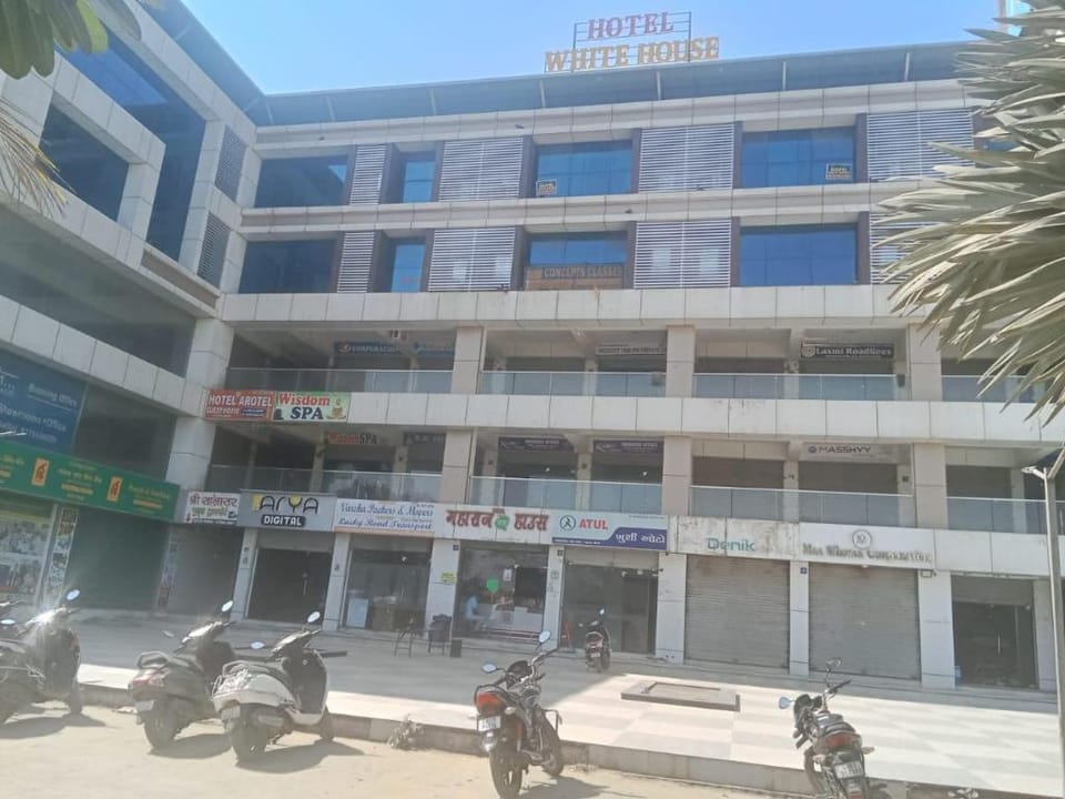 Hotel White House Hotel in Ahmedabad