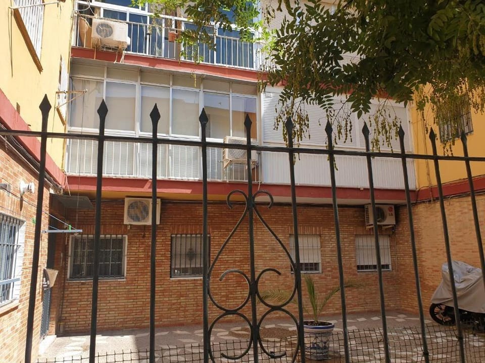 Doña Lola House. Triana Apartment in Seville