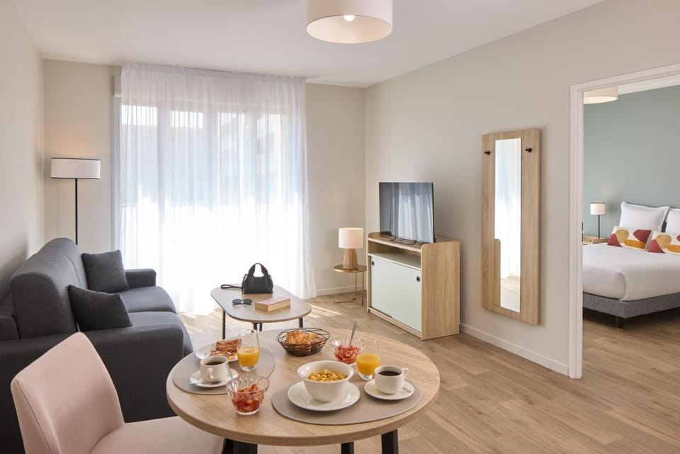 Quality Suites Reims - Saint-Thomas Apartment hotel in Reims