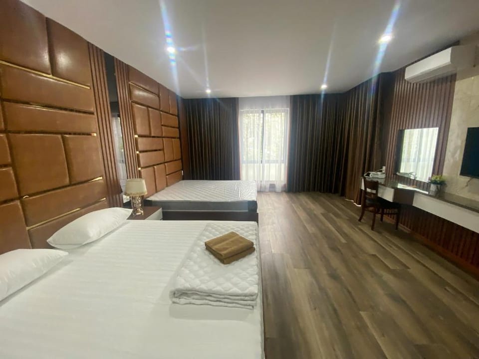 Nhà nghỉ Ruby Hotel - KĐT Geleximco Hotel in Laos