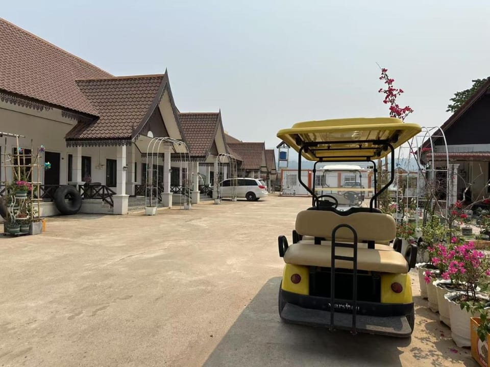golden sunrise guesthouse Vacation rental in Vang Vieng