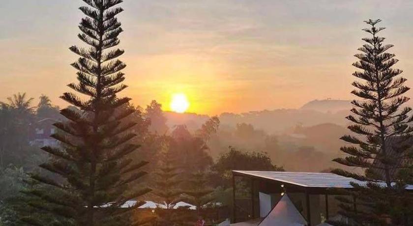 Outing Camping เอาท์ติ้ง แคมป์ปิ้ง Luxury tent in Laos