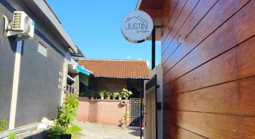 Justin Guest House Hotel in Kuta Selatan