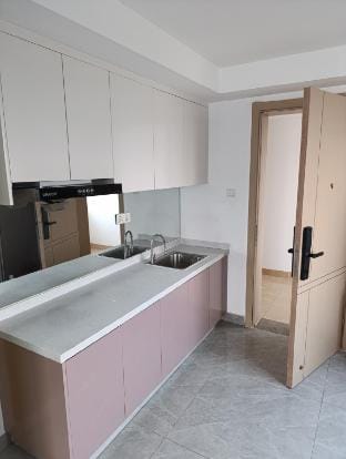 Balcony Riverside, 1 Bed Apartment in Phnom Penh Province