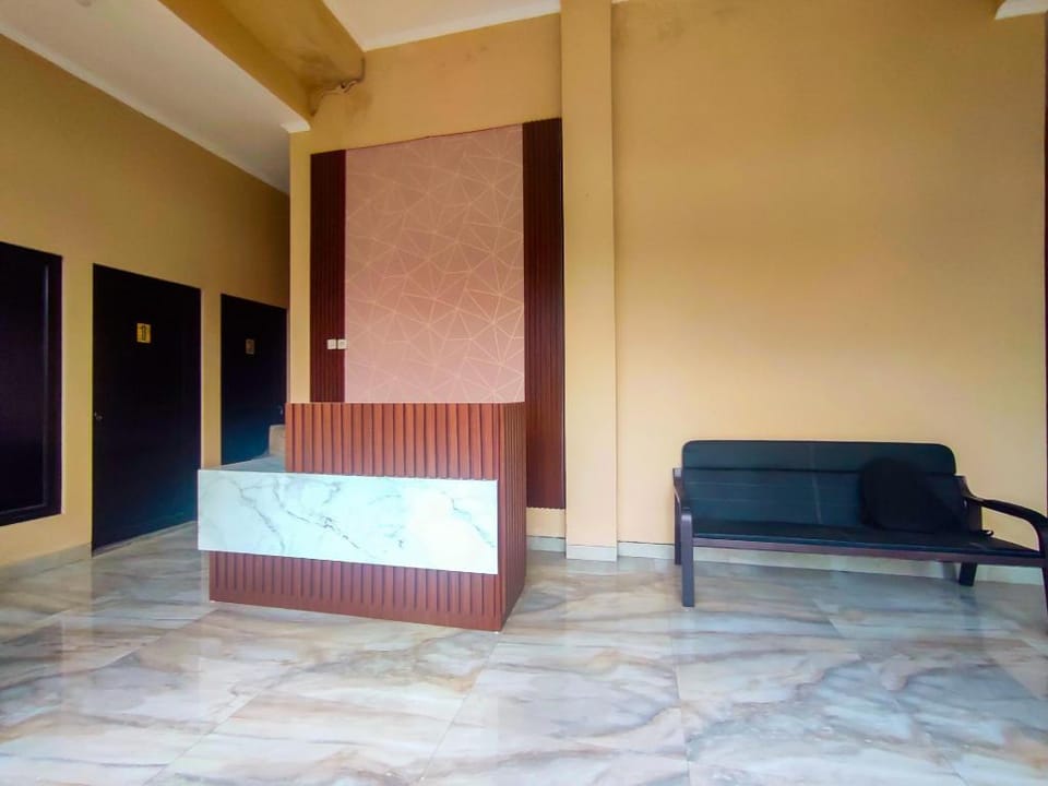 Griya Poerwoto Syariah near Pasar Klewer Solo RedPartner Hotel in Special Region of Yogyakarta