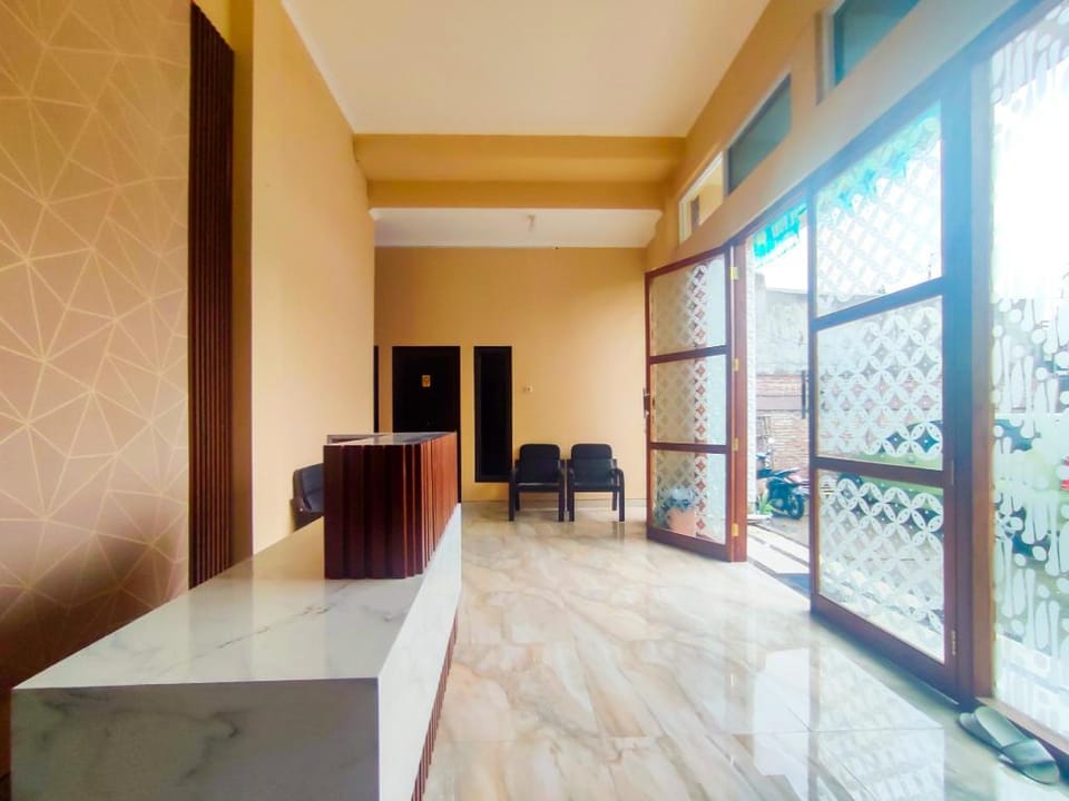 Griya Poerwoto Syariah near Pasar Klewer Solo RedPartner Hotel in Special Region of Yogyakarta