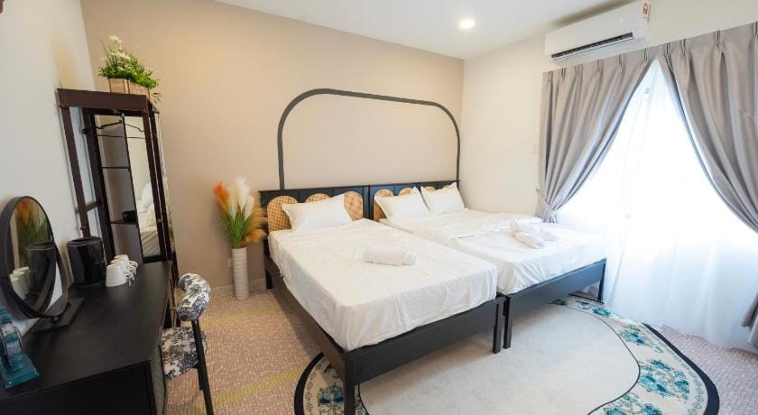 Big Mansion at Kuantan by Iconique Espace Vacation rental in Pahang, Malaysia