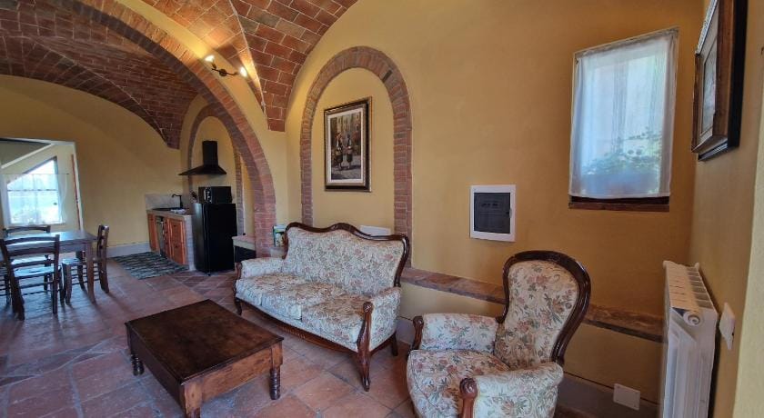 Agriturismo Ai Massi MAESTRALE Farm Stay in Tuscany