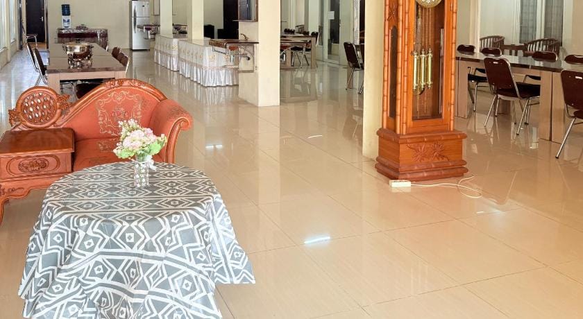 Urbanview Hotel Ling near Jawa Timur Park 2 Hotel in Batu