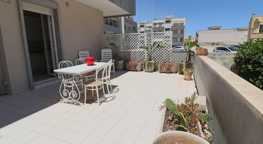 Charming Otranto Apartment Turchese Air Con  Covered Parking Apartment in Otranto