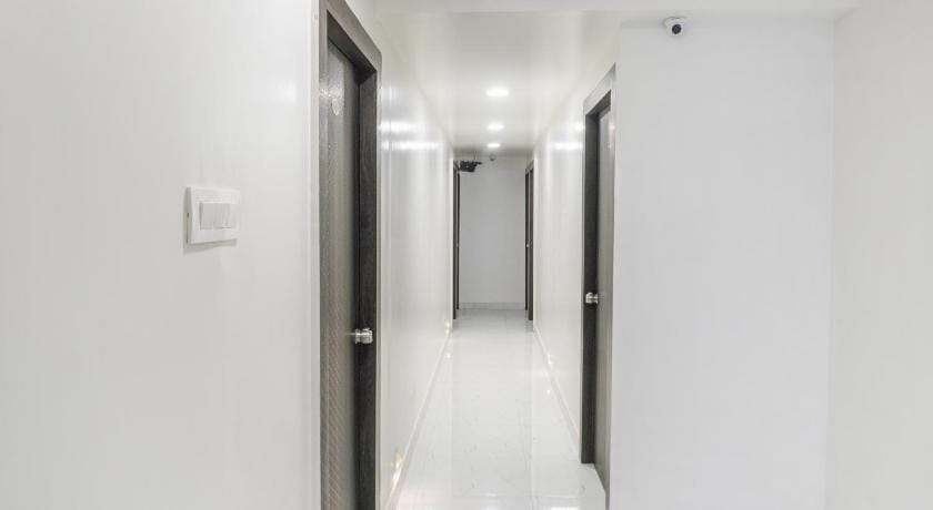 Flagship 28674 Orchid Platinum Guest House Hotel in Pune