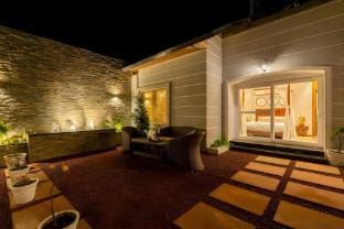A Luxurious Mountain Bungalow with stunning views Villa in Uttarakhand