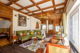 A Luxurious Mountain Bungalow with stunning views Villa in Uttarakhand