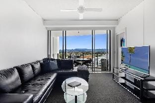 Sierra Grand Broadbeach - Privately Managed Apartment in Gold Coast
