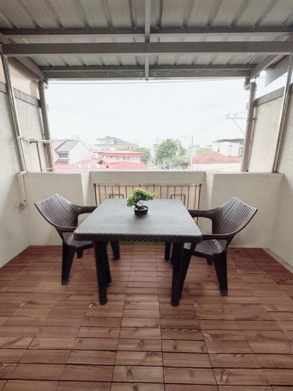 Modern Muji 3-BR Townhouse Suite in Central Makati Hotel in Makati
