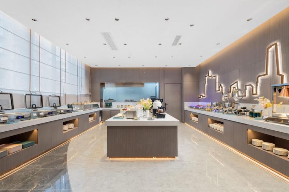 PALACE HOTELS (Dujiangyan Irrigation Project Scenic Spot Nanqiao Branch) 朗丽兹酒店（都江堰景区南桥店） Hotel in Chengdu