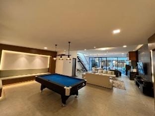 Villa Lembang Bandung 5BR Private Pool & Billiard Villa in Parongpong