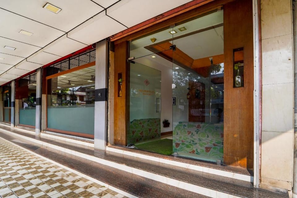 Super Townhouse City Center Ernakulam Hotel in Kochi