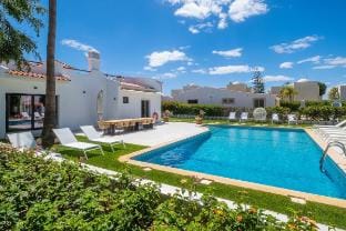 Villa Veiga - Luxury modern design  Vacation rental in Guia
