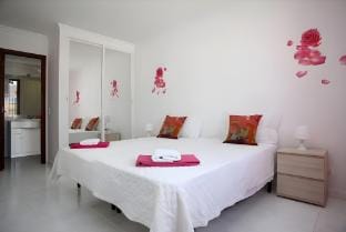 Marina Vista Retreat - Luxury complex Villa in Guia