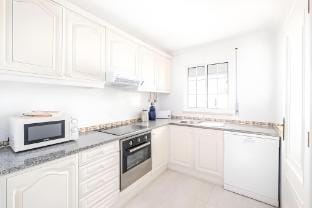 Apartment Maria - Tennis court and restaurant & po Apartment in Guia