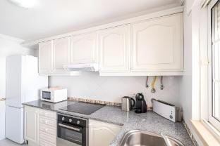Apartment Maria - Tennis court and restaurant & po Apartment in Guia
