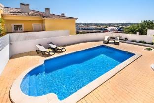 Casa Dos Pais - Fabulous house with pool and views Vacation rental in Guia