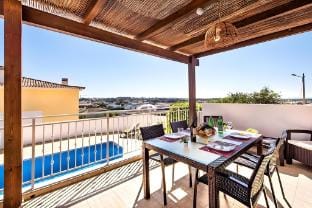 Casa Dos Pais - Fabulous house with pool and views Vacation rental in Guia