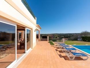 Villa Aguaviva -  walkable to restaurant/shop Villa in Guia