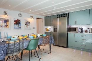 Flora Dora - Luxury cottage, central, beautiful Vacation rental in Filey