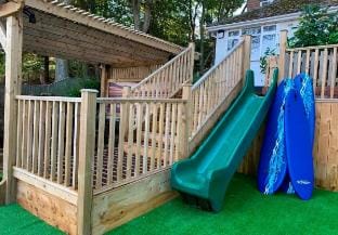 Beach Approach House - 30 steps from beach - kids Vacation rental in Filey