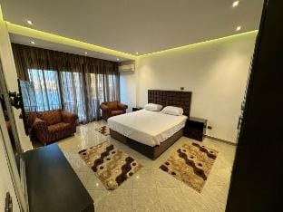 Four Season Nile View 3BDR (VIP) WIFI @Cairo Vacation rental in Cairo