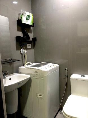 Modern Comfort in Makati | 1BR with Workspace Apartment in Makati
