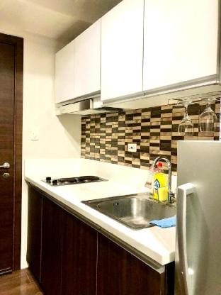 Modern Comfort in Makati | 1BR with Workspace Apartment in Makati