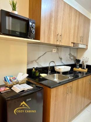 Makati Stays: Netflix and Fun Vacation rental in Pasay