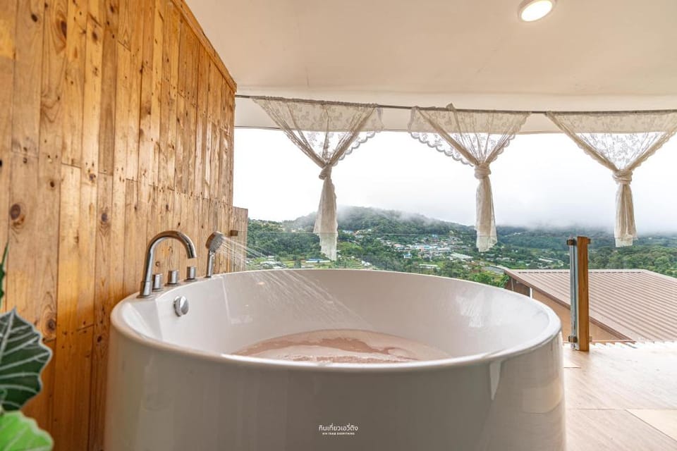 ไร่มีนา ม่อนแจ่ม Resort in Thailand