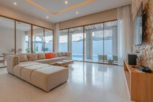 Kang Jie 5 Bedroom Luxury Villa Jomtien Beach Vacation rental in Pattaya City