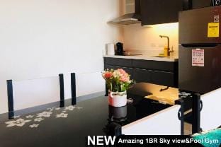 Amazing big 1BR SkyView Century Spire Makati 4707 Vacation rental in Makati