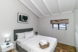 Fourways Stylish 2Bedroom Loft Apartment in Sandton