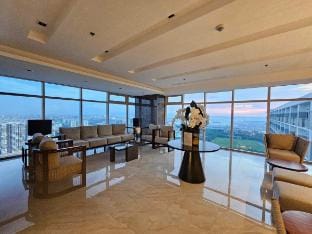 LA Suite at Coast Residences Apartment in Pasay