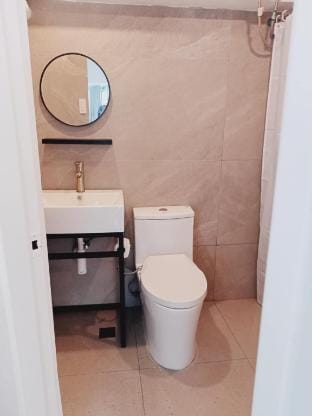 Stylish Loft in BGC with 2 bathrooms can fit 6pax Apartment in Makati