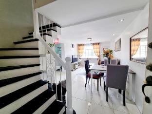 Spacious 2 bedroom in Mandaluyong near Megamall Vacation rental in Mandaluyong