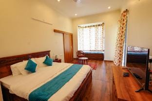 Vista Valley Luxury 3 Bedroom Villa at Kangra Vacation rental in Punjab, India