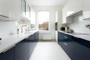 Elevator * Balcony * Luxury Apartment in Sydney