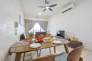 Continew TRX Corner: Dual Balconies & 2 Bedrooms Apartment in Federal Territory of Kuala Lumpur