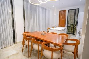 NEW Spacious villa 5 m to beach Villa in North Kuta